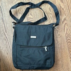 Baggallini lightweight crinkle nylon crossbody purse